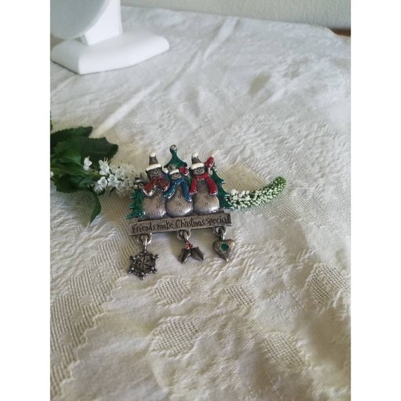 Pewter Christmas Brooch, "Friends Make Christmas Special" AJMC Brooch - Picture 6 of 10